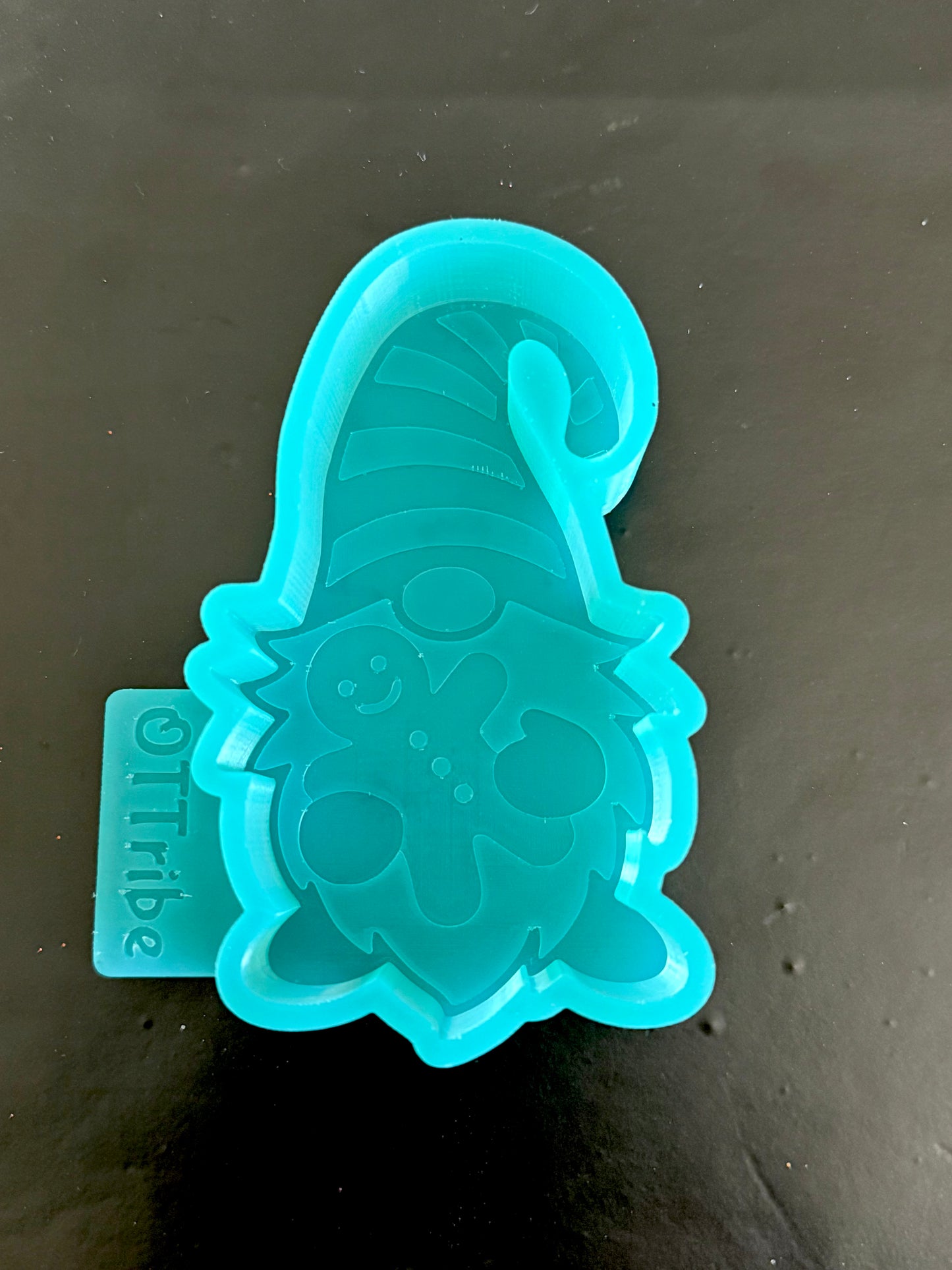 Gnome with gingerbread