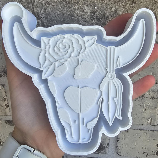 Bullskull with flower freshie