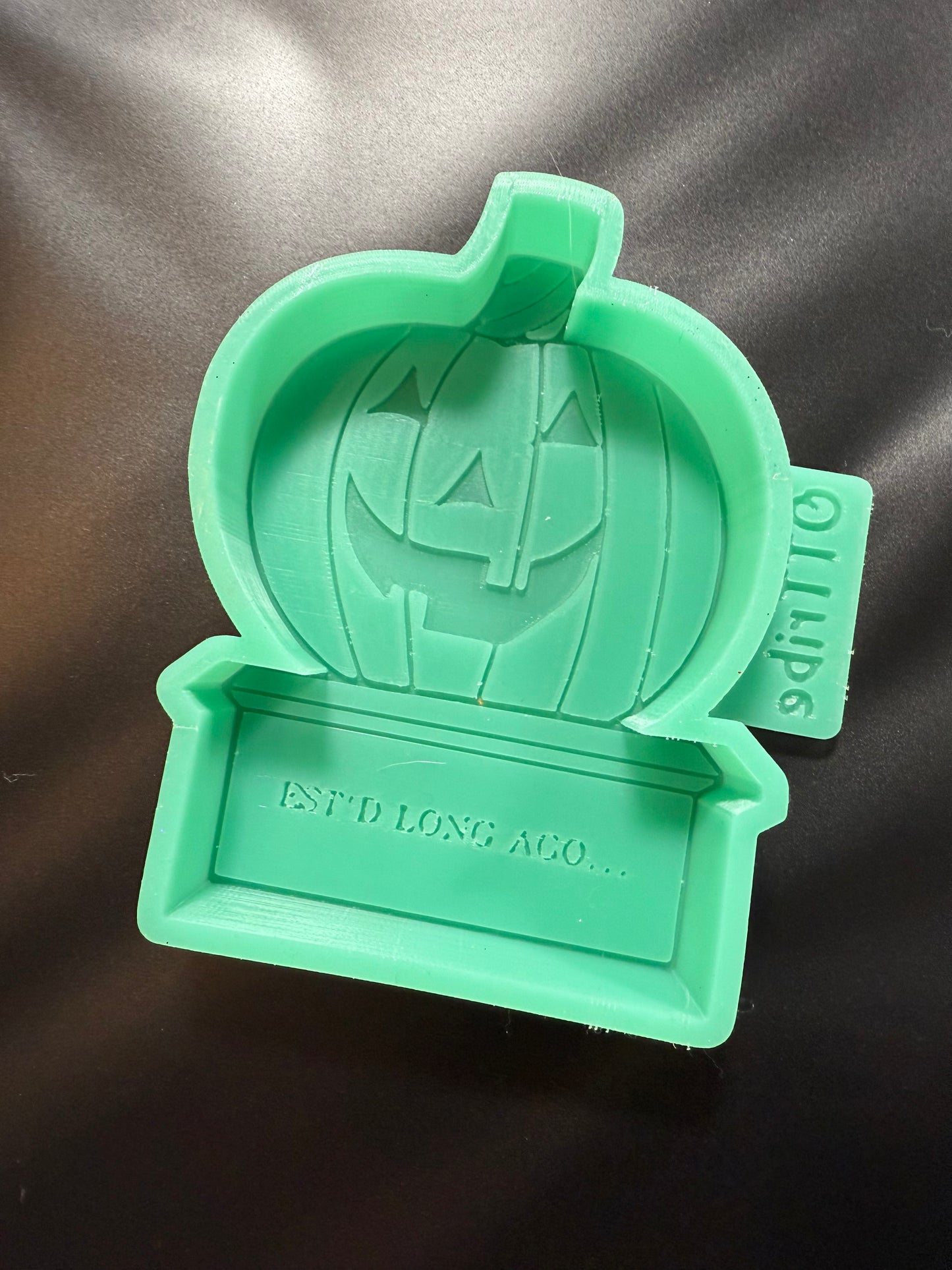 Jack-o-lantern freshie