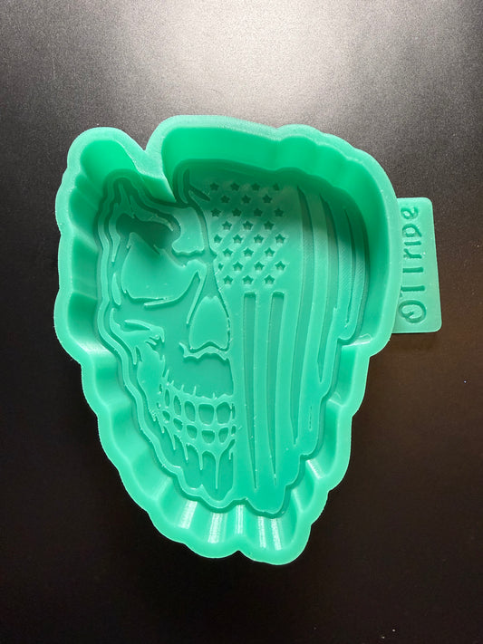 Skull and flag Freshie